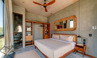 Jungle Studios on Beach Road with Pool