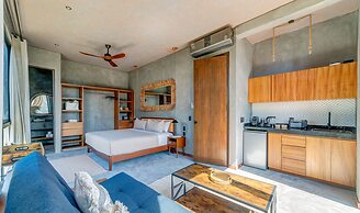 Jungle Studios on Beach Road with Pool