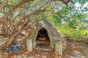 Jungle Studios on Beach Road with Pool