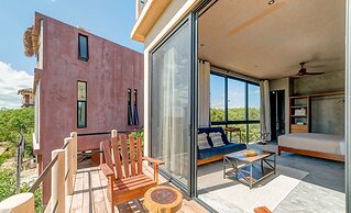 Jungle Studios on Beach Road with Pool