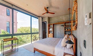 Jungle Studios on Beach Road with Pool