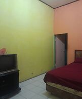SPOT ON 93852 Fermansio Homestay 2