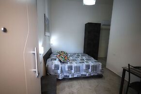 B&B REVOLUTION BED & BREAKFAST