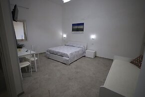 B&B REVOLUTION BED & BREAKFAST