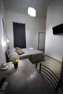 B&B REVOLUTION BED & BREAKFAST