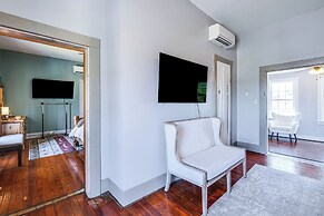 Luxe Virginia Historical Estate w/ Charcoal Grill!