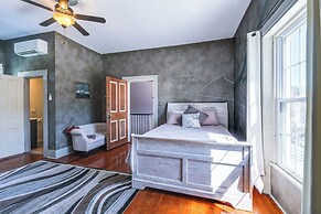 Luxe Virginia Historical Estate w/ Charcoal Grill!