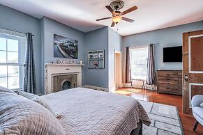 Luxe Virginia Historical Estate w/ Charcoal Grill!