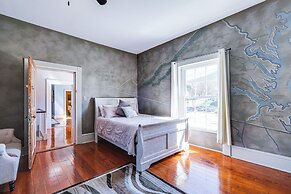 Luxe Virginia Historical Estate w/ Charcoal Grill!