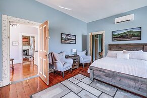 Luxe Virginia Historical Estate w/ Charcoal Grill!