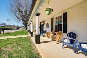 Luxe Virginia Historical Estate w/ Charcoal Grill!