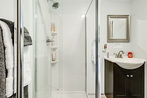 Luxe Virginia Historical Estate w/ Charcoal Grill!