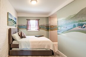 Luxe Virginia Historical Estate w/ Charcoal Grill!