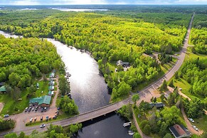 Hayward Retreat on the Chippewa Flowage w/ Dock!