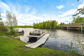 Hayward Retreat on the Chippewa Flowage w/ Dock!