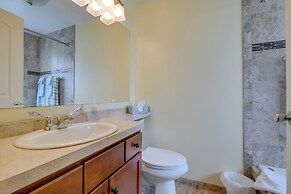 Angola Getaway: Walk to Lake Erie Beach Park!