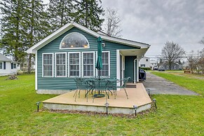 Angola Getaway: Walk to Lake Erie Beach Park!