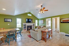 Angola Getaway: Walk to Lake Erie Beach Park!