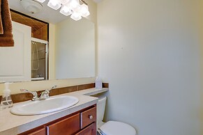 Angola Getaway: Walk to Lake Erie Beach Park!