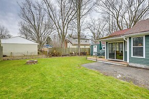 Angola Getaway: Walk to Lake Erie Beach Park!