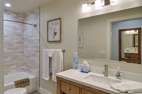 Close to Hot Springs: Chalk Creek Meadows Home!