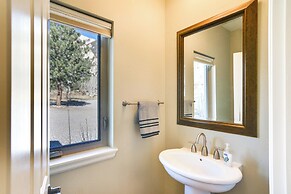 Close to Hot Springs: Chalk Creek Meadows Home!