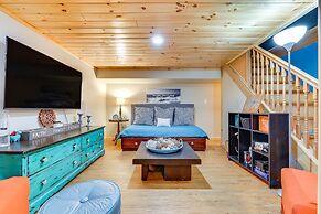 Charming Mountain Retreat w/ View & Outdoor Dining