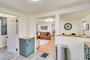 Jefferson City Bungalow: Hot Tub & Patio!
