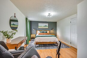 Jefferson City Bungalow: Hot Tub & Patio!