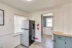 Jefferson City Bungalow: Hot Tub & Patio!