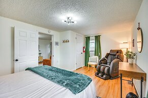 Jefferson City Bungalow: Hot Tub & Patio!