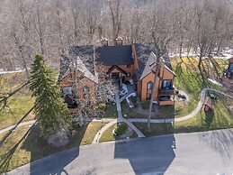 Swiss Mountain 1 Bedroom - Premier Unit with Patio by RedAwning - Save