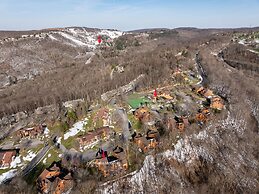 Swiss Mountain 1 Bedroom - Premier Unit with Patio by RedAwning - Save