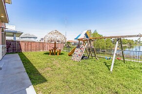 Charming 2 Story Retreat 2 Bedroom Home by RedAwning