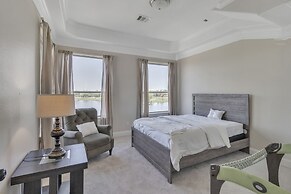 Charming 2 Story Retreat 2 Bedroom Home by RedAwning