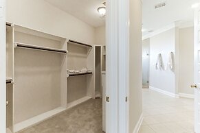 Charming 2 Story Retreat 2 Bedroom Home by RedAwning