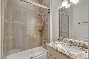 Charming 2 Story Retreat 2 Bedroom Home by RedAwning