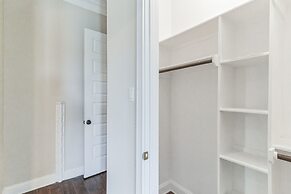 Charming 2 Story Retreat 2 Bedroom Home by RedAwning