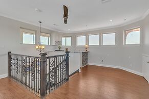 Charming 2 Story Retreat 2 Bedroom Home by RedAwning