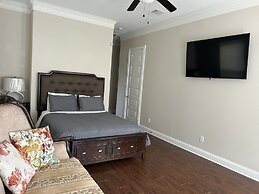 Charming 2 Story Retreat 2 Bedroom Home by RedAwning