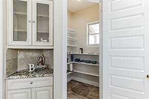 Charming 2 Story Retreat 2 Bedroom Home by RedAwning