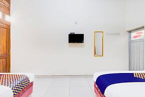 SPOT ON 93819 Homestay Shinta Syariah