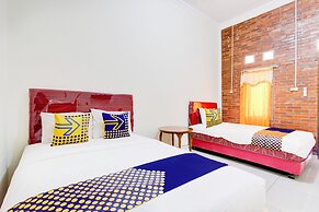 SPOT ON 93819 Homestay Shinta Syariah