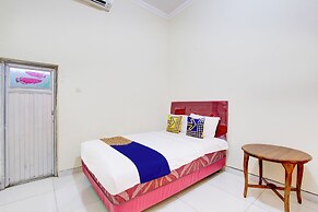 SPOT ON 93819 Homestay Shinta Syariah