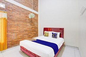 SPOT ON 93819 Homestay Shinta Syariah