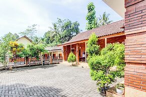 SPOT ON 93819 Homestay Shinta Syariah