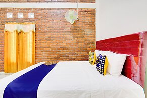 SPOT ON 93819 Homestay Shinta Syariah