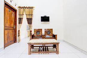 SPOT ON 93819 Homestay Shinta Syariah