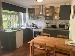 Painters Cottage, 2-bed Chalet nr St Ives & Hayle