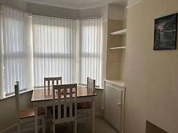 Lovely 2-bed House in Liverpool